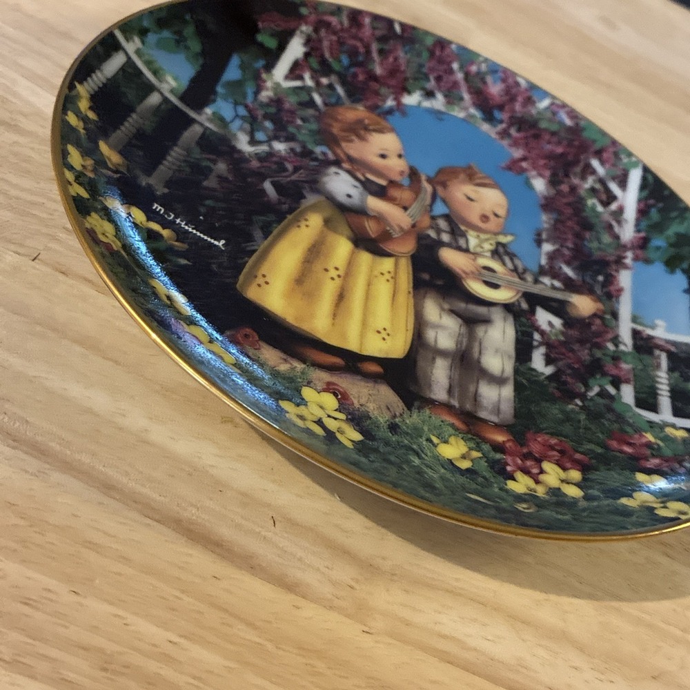 M. J. Hummel Little Companions "Little Musicians" Decorative Plate 1992‎ - Picture 3 of 10